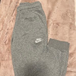 grey nike sweatpants